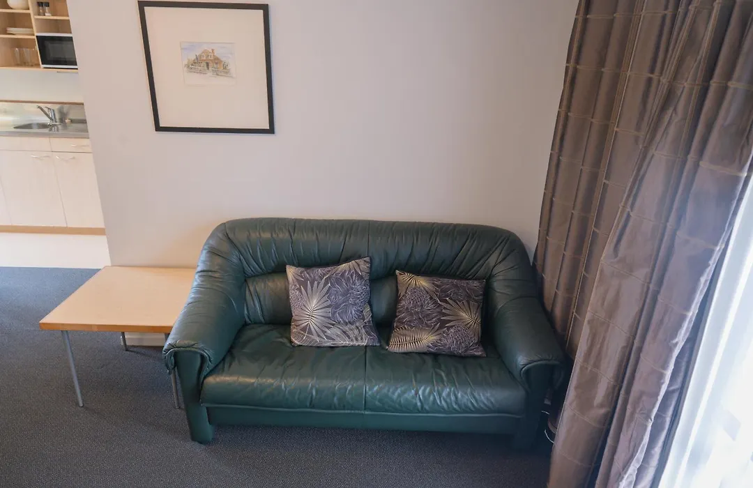 Victoria Court Motor Lodge - Spa & Free Parking-1
