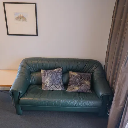 Victoria Court Motor Lodge - Spa & Free Parking-3
